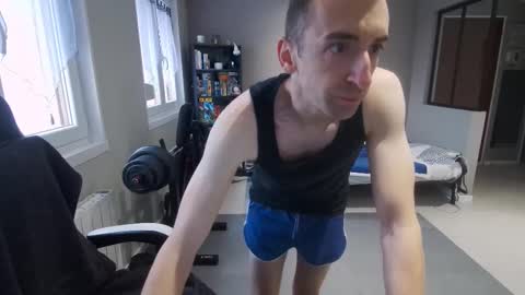 Snapshot of ryukukamifr chatting on March 16, 2026, 7:12 am Ryuk FR online show from March 16, 2026, 7:12 am