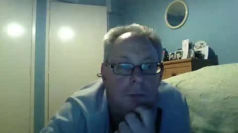 Snapshot of s536sny18 chatting on April 5, 2026, 5:32 pm s536sny18 online show from April 5, 2026, 5:32 pm