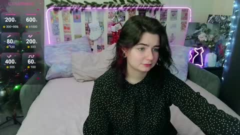 Snapshot of s_katekisa_ss chatting on December 13, 2024, 9:20 pm Kate online show from December 13, 2024, 9:20 pm