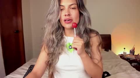 Leslie Beltrn online show from May 18, 2026, 4:18 am