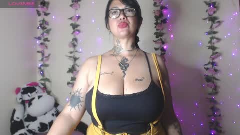 Snapshot of saalomee_1 chatting on May 5, 2026, 11:13 pm saalomee 1 online show from May 5, 2026, 11:13 pm