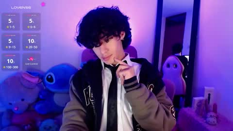 Snapshot of saanti_foxs chatting on September 22, 2025, 2:02 am Santi online show from September 22, 2025, 2:02 am