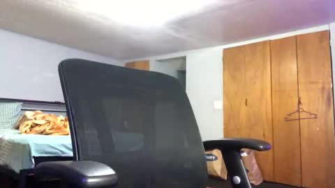 Snapshot of saasbutt chatting on November 17, 2025, 10:04 pm saasbutt online show from November 17, 2025, 10:04 pm