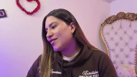 Snapshot of saaya_tay chatting on November 6, 2025, 3:07 am saaya_tay online show from November 6, 2025, 3:07 am