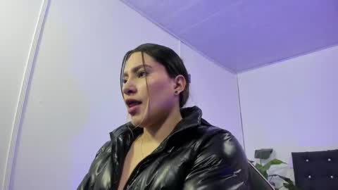 Snapshot of saaya_tay chatting on November 12, 2025, 3:18 am saaya_tay online show from November 12, 2025, 3:18 am