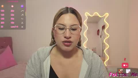 Snapshot of saaya_tay chatting on January 19, 2026, 3:10 am saaya_tay online show from January 19, 2026, 3:10 am