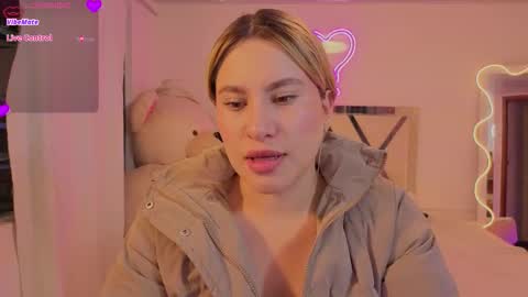 Snapshot of saaya_tay chatting on February 4, 2026, 3:01 am saaya_tay online show from February 4, 2026, 3:01 am