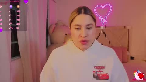 Snapshot of saaya_tay chatting on February 5, 2026, 3:11 am saaya_tay online show from February 5, 2026, 3:11 am