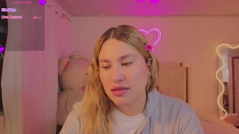 Snapshot of saaya_tay chatting on February 6, 2026, 3:22 am saaya_tay online show from February 6, 2026, 3:22 am