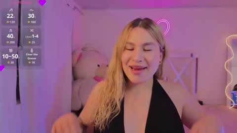 Snapshot of saaya_tay chatting on February 8, 2026, 3:10 am saaya_tay online show from February 8, 2026, 3:10 am