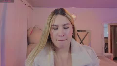 Snapshot of saaya_tay chatting on February 11, 2026, 3:00 am saaya_tay online show from February 11, 2026, 3:00 am