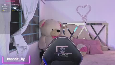 Snapshot of saaya_tay chatting on April 2, 2026, 3:15 am saaya_tay online show from April 2, 2026, 3:15 am