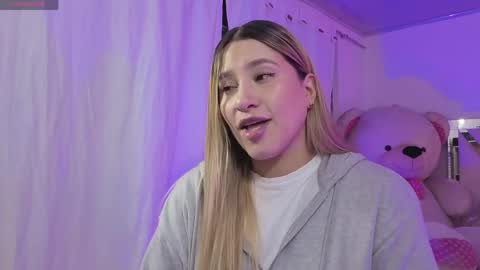 Snapshot of saaya_tay chatting on April 6, 2026, 3:15 am saaya_tay online show from April 6, 2026, 3:15 am