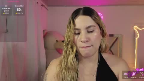 Snapshot of saaya_tay chatting on April 11, 2026, 3:22 am saaya_tay online show from April 11, 2026, 3:22 am