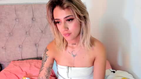 Snapshot of sabrina_cole chatting on March 7, 2025, 9:40 am . Sabrina Cole . online show from March 7, 2025, 9:40 am