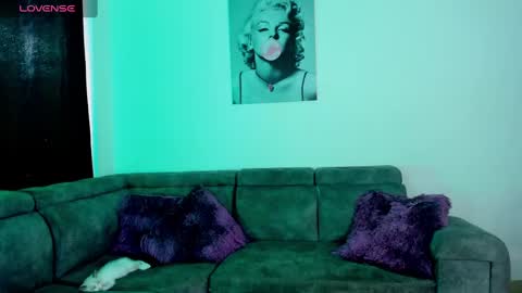 Snapshot of sabrina_lopez1 chatting on December 6, 2024, 10:08 pm sabrina_lopez1 online show from December 6, 2024, 10:08 pm