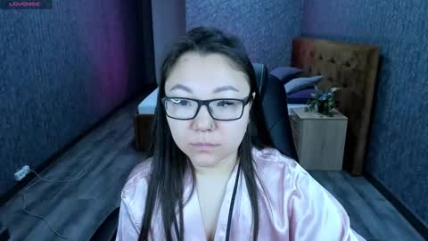 Snapshot of sabrina_sven chatting on December 12, 2024, 10:42 pm GMT7TueWedThuFriSatSun 0100am-0700am online show from December 12, 2024, 10:42 pm