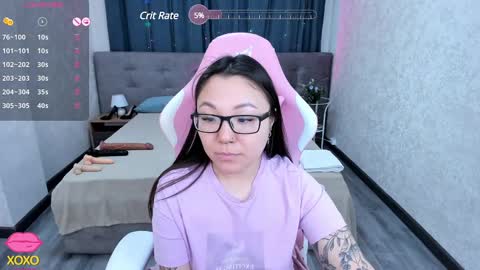 Snapshot of sabrina_sven chatting on February 18, 2025, 2:59 am GMT7TueWedThuFriSatSun 0100am-0700am online show from February 18, 2025, 2:59 am
