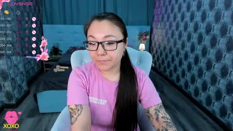 Snapshot of sabrina_sven chatting on March 1, 2025, 12:50 am GMT7TueWedThuFriSatSun 0100am-0700am online show from March 1, 2025, 12:50 am