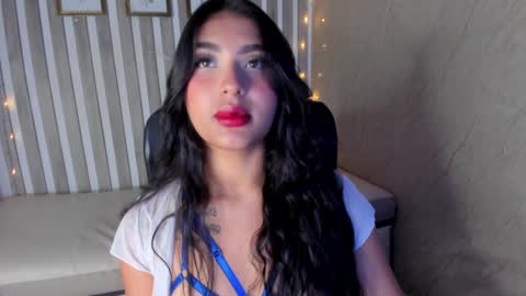 Snapshot of sabrinahims_ chatting on February 7, 2025, 9:26 pm mariana  online show from February 7, 2025, 9:26 pm