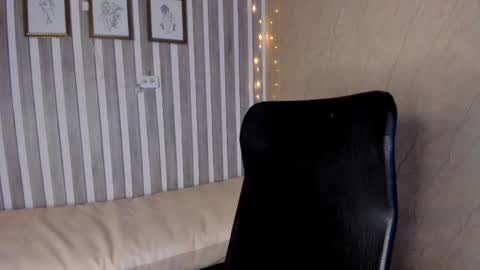 Snapshot of sabrinahims_ chatting on February 12, 2025, 2:24 am mariana  online show from February 12, 2025, 2:24 am