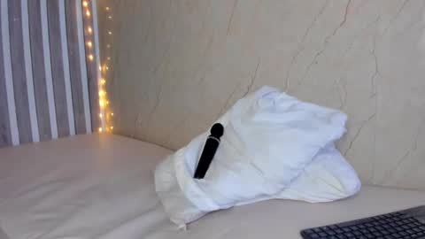 Snapshot of sabrinahims_ chatting on February 25, 2025, 2:03 am mariana  online show from February 25, 2025, 2:03 am
