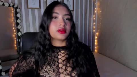 Snapshot of sabrinahims_ chatting on February 25, 2025, 9:13 pm mariana  online show from February 25, 2025, 9:13 pm
