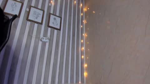 Snapshot of sabrinahims_ chatting on March 12, 2025, 11:33 pm mariana  online show from March 12, 2025, 11:33 pm