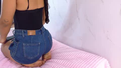 Snapshot of sabrinahims_ chatting on October 8, 2025, 10:40 pm mariana  online show from October 8, 2025, 10:40 pm