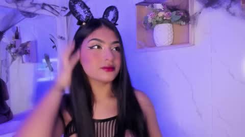 Snapshot of sabrinahims_ chatting on October 18, 2025, 3:31 am mariana  online show from October 18, 2025, 3:31 am