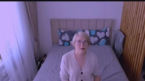 Sabrina MacMarren online show from April 10, 2026, 9:25 am