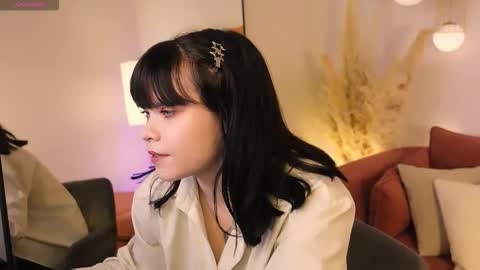 Sabrina online show from March 1, 2026, 9:33 am