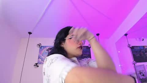 Sabrina  online show from April 1, 2026, 11:22 am