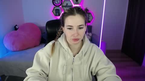 Sabrina Violet online show from February 3, 2026, 9:03 am