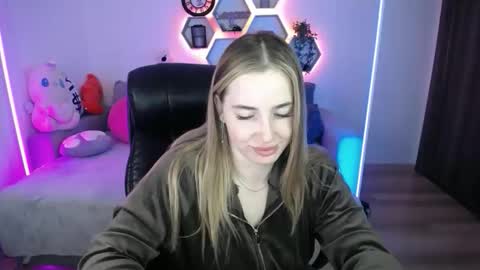 Snapshot of sabrinviolet chatting on May 12, 2026, 8:11 am Sabrina Violet online show from May 12, 2026, 8:11 am