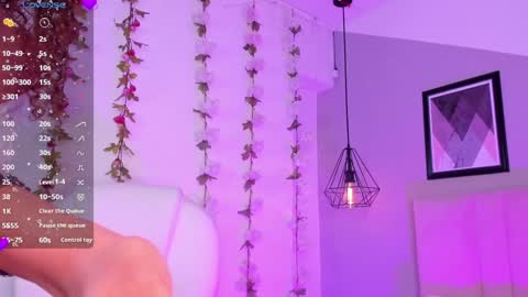 Sophie online show from February 3, 2025, 7:52 pm