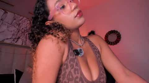 Snapshot of sade_jackson1 chatting on May 6, 2026, 6:52 am Sophie online show from May 6, 2026, 6:52 am