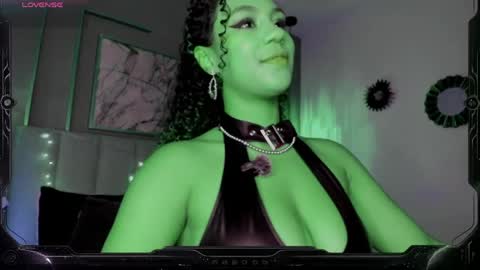 Snapshot of sade_jackson1 chatting on May 10, 2026, 5:23 am Sophie online show from May 10, 2026, 5:23 am