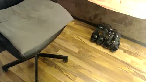 sadisfaction online show from February 5, 2025, 6:15 pm