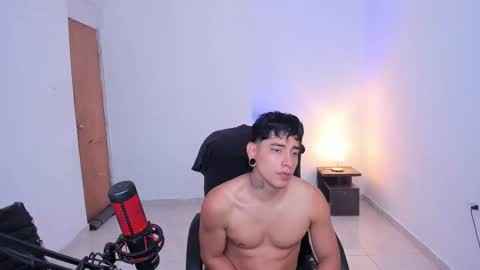 saenz_hotx online show from October 10, 2025, 3:22 pm