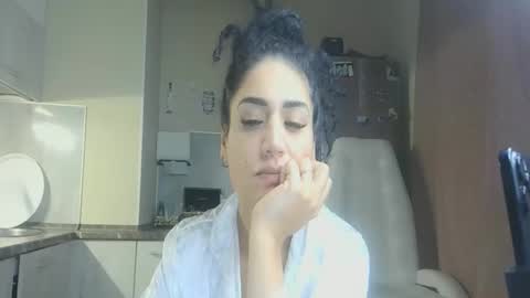 Snapshot of safari_xx chatting on October 28, 2025, 1:58 pm Queen online show from October 28, 2025, 1:58 pm
