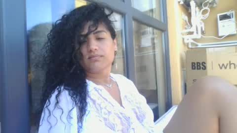 Snapshot of safari_xx chatting on June 13, 2026, 7:39 am Queen online show from June 13, 2026, 7:39 am