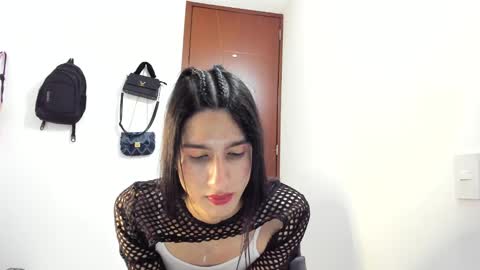 Snapshot of safiro_queen chatting on January 19, 2025, 5:58 am Safiro Queen online show from January 19, 2025, 5:58 am