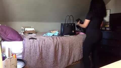 Snapshot of saggy888 chatting on September 22, 2025, 9:17 pm MistressLady online show from September 22, 2025, 9:17 pm