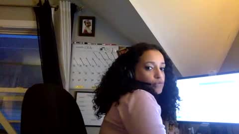 Snapshot of saggy888 chatting on November 20, 2025, 9:47 pm MistressLady online show from November 20, 2025, 9:47 pm