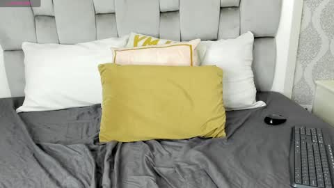 Cattleya online show from January 3, 2025, 3:01 pm