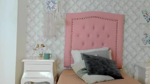 Cattleya online show from March 4, 2025, 11:40 am