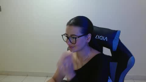 Sahaliefox  online show from February 21, 2026, 3:24 pm