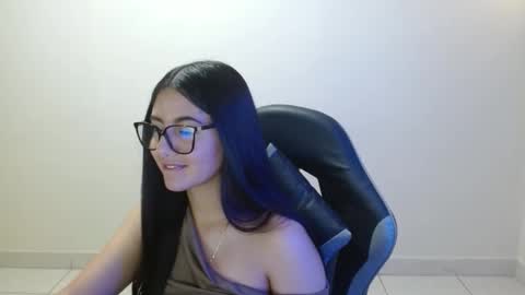Snapshot of sahaliefox_ chatting on April 18, 2026, 2:10 pm Sahaliefox online show from April 18, 2026, 2:10 pm