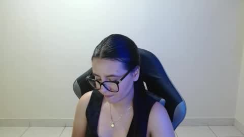 Snapshot of sahaliefox_ chatting on May 14, 2026, 9:43 pm Sahaliefox online show from May 14, 2026, 9:43 pm
